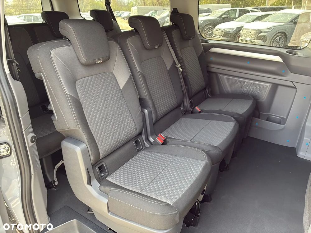 Volkswagen Caravelle - 16