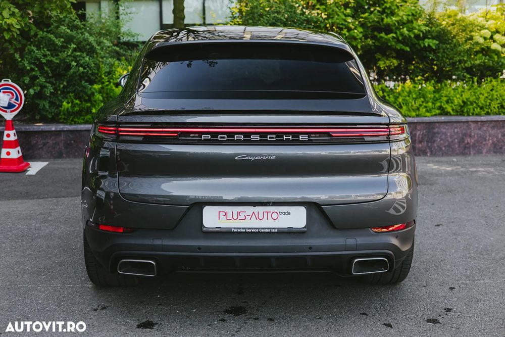 Porsche Cayenne Coupe E-Hybrid - 12