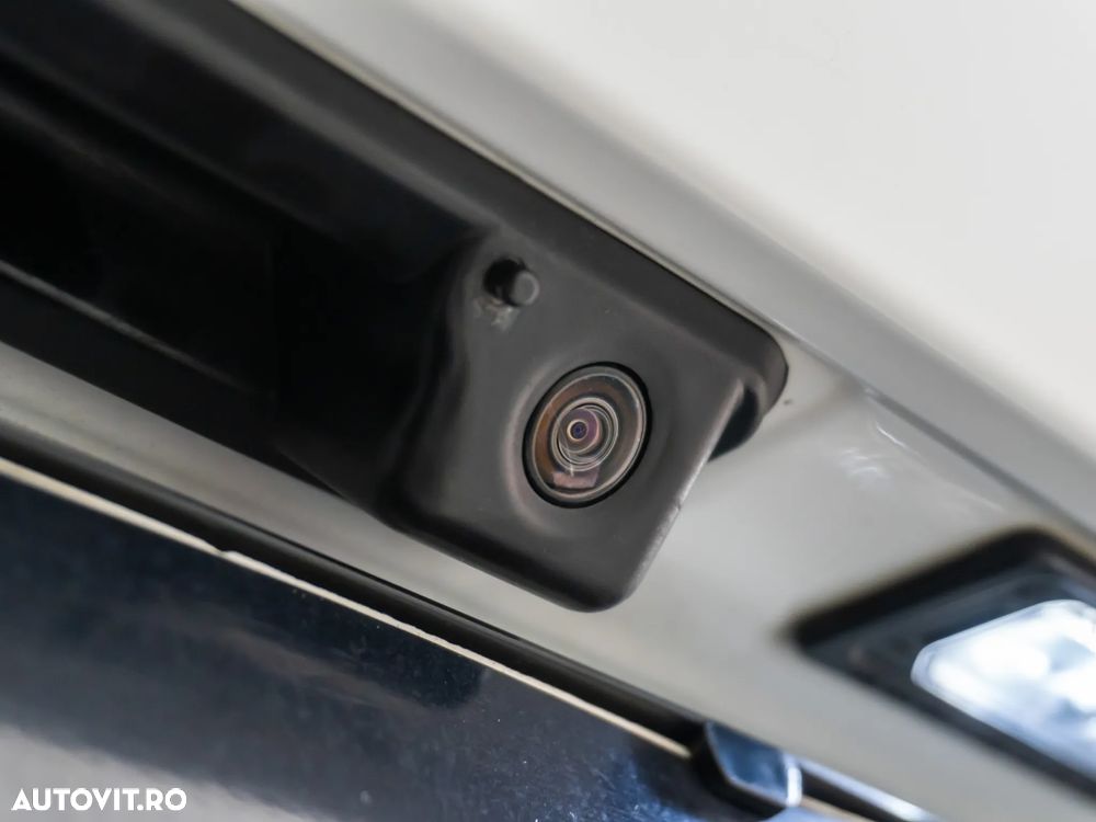 Volkswagen Touareg 3.0 V6 TDI 4Motion DPF Automatik R-Line - 19