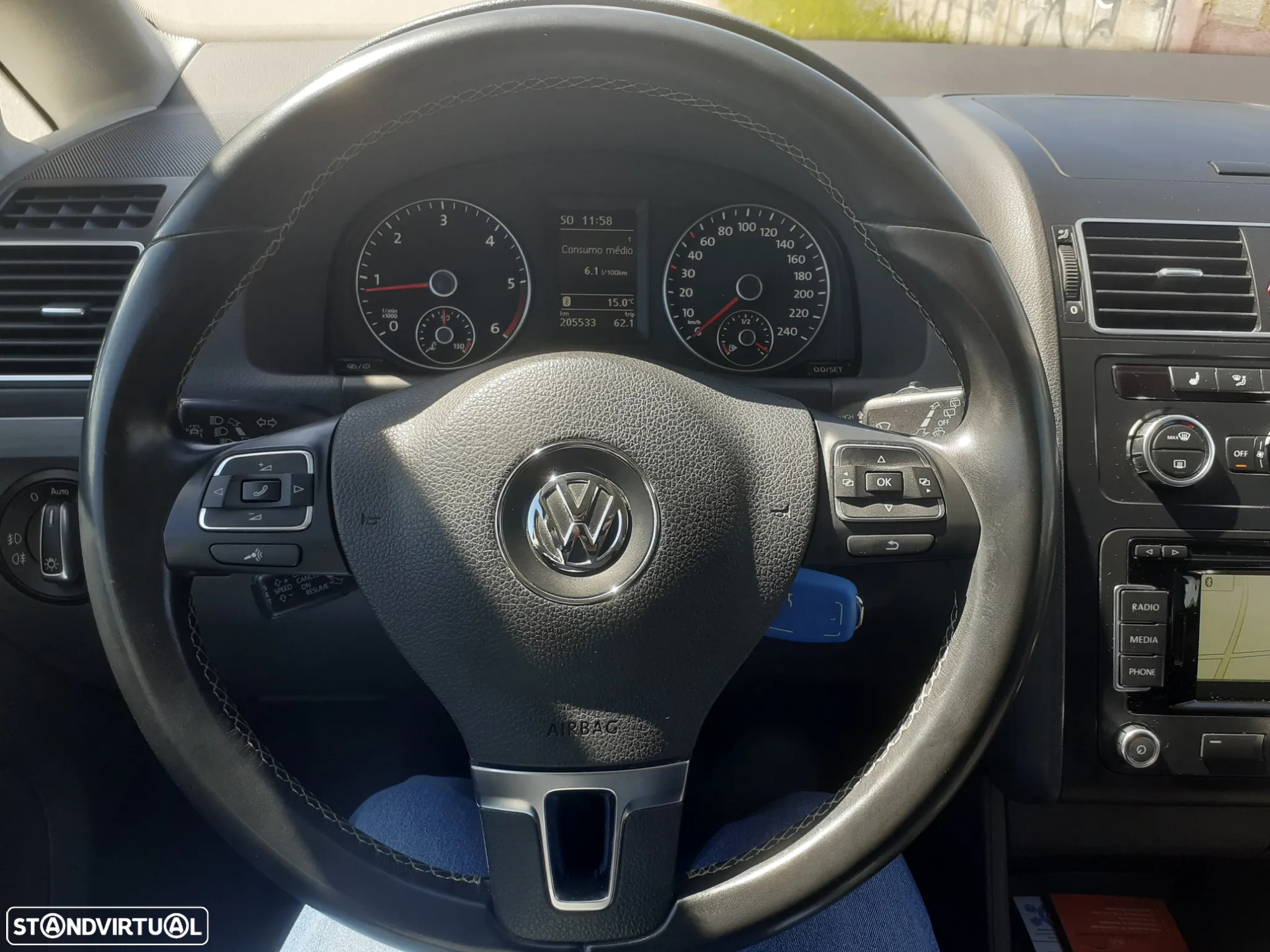 VW Touran 1.6 TDI DPF BlueMotion Cup - 11