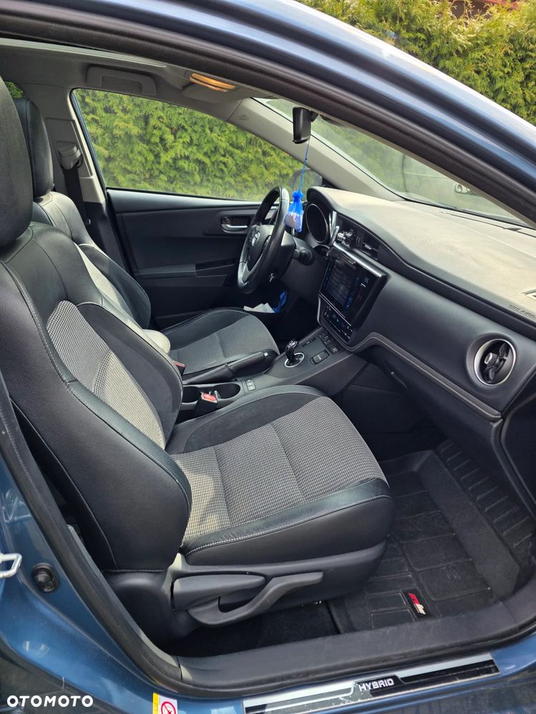 Toyota Auris Hybrid 135 Prestige - 13