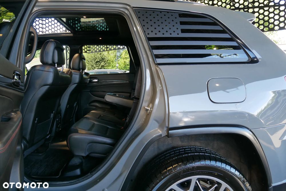 Jeep Grand Cherokee - 10