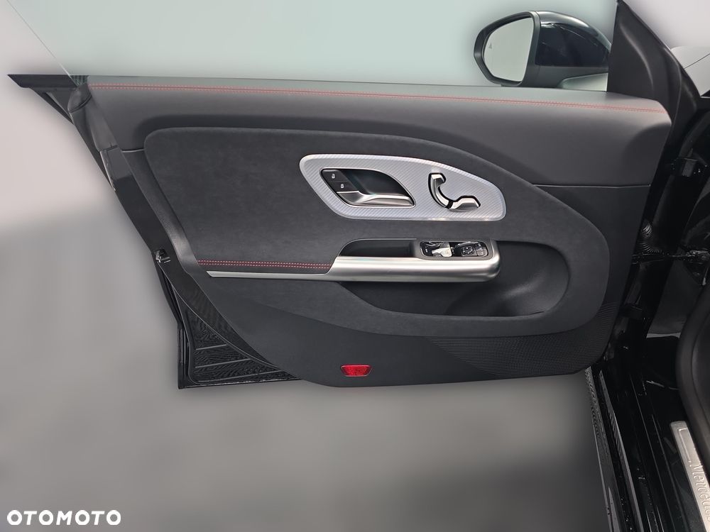 Mercedes-Benz CLA 200 mHEV 8G-DCT - 13