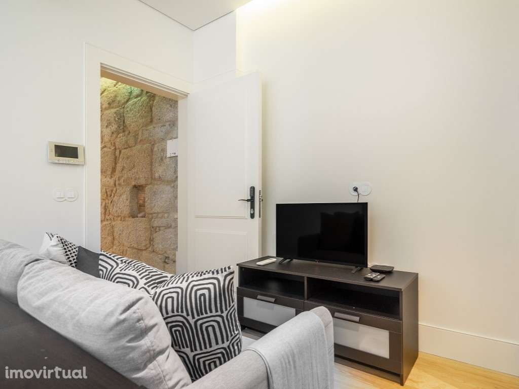 Brand new Excelent T0 at R. de Santa Catarina, with elevator - Grande imagem: 3/14