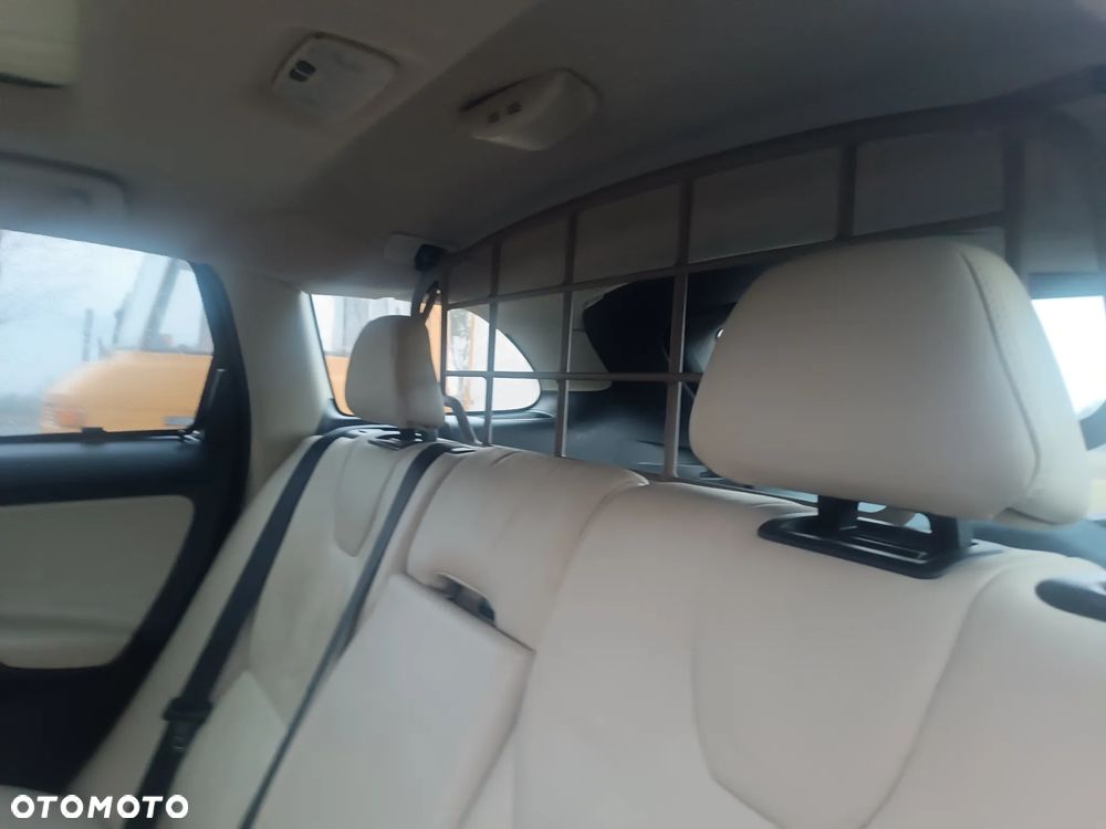 AUTO NA CZĘŚCI -VOLVO XC60 NA CZĘŚCI ĆWIARTKA BŁOTNIK POSZYCIE KLAPA ZDERZAK LAKIER 452-46 Dostawa GWARANCJA !!! Ćwiartka Drzwi Podłużnica Wanna Cały na części !!! Alufelgi Koła Przód Tył Zestaw Komplet Drzwi Klapa Zderzak Błotnik Maska Grill Atrapa Szyba Pas Lampa Lusterko Boczki Fotel Kanapa Kokpit Deska Rozdzielcza Przełącznik Włącznik Sterownik Przewody Wiązka Instalacja Moduł Komputer Czujnik Listwa Pompa Alternator Wtryski Głowica Rozrusznik Kompresor Sprzęgło Dwumas Silnik Skrzynia ABS Klimatyzacji Paliwa Wspomagania Kolektor Turbina Przepustnica Zawór Chłodnica Koło Hak Belka Sanki Zawieszenie Mcpherson Półoś Amortyzator Wydech Tłumik Zacisk Most - 11