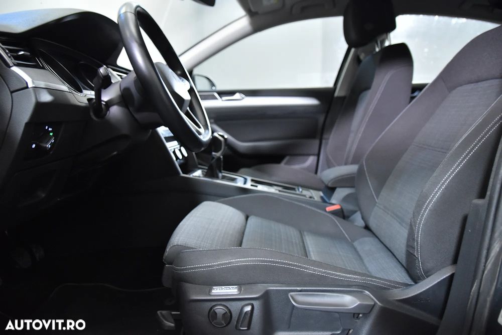 Volkswagen Passat - 21