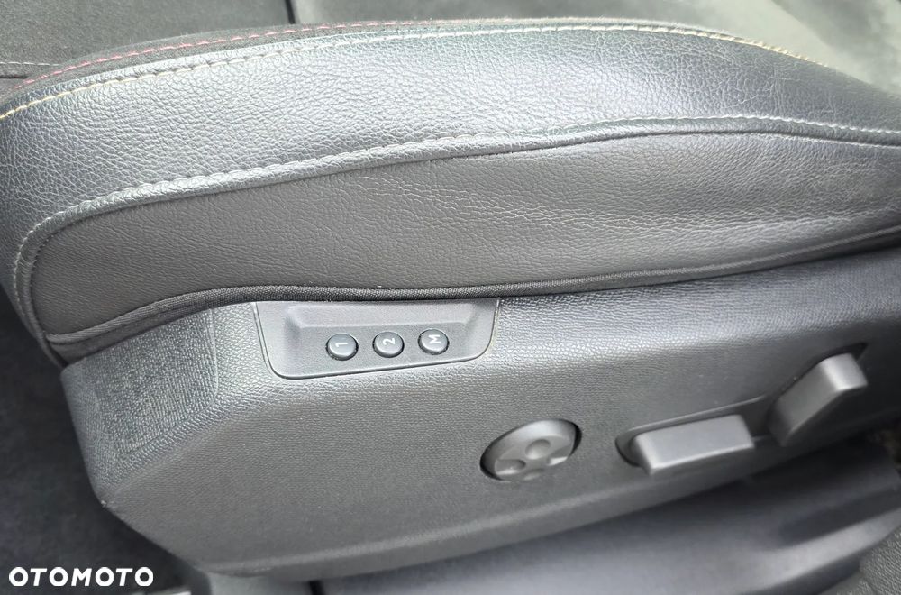 DS Automobiles DS 7 Crossback 2.0 BlueHDi Performance Line + - 13