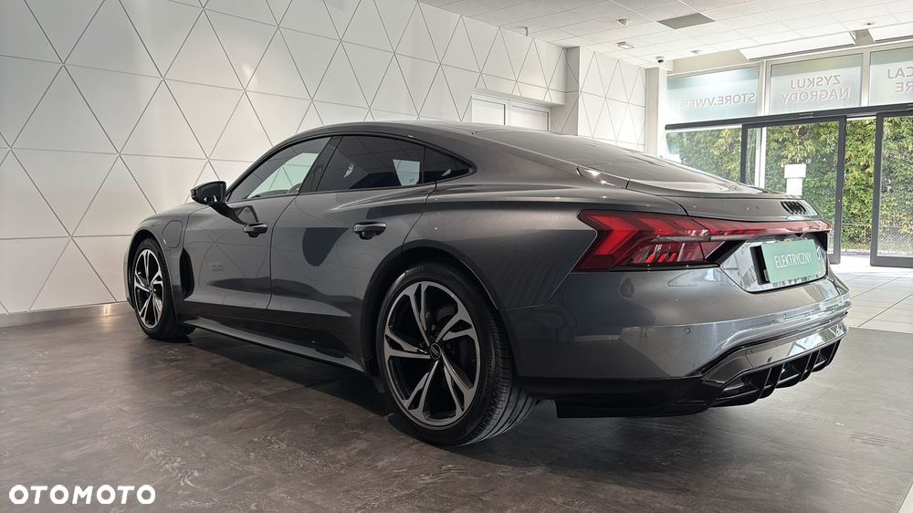 Audi e-tron GT - 4