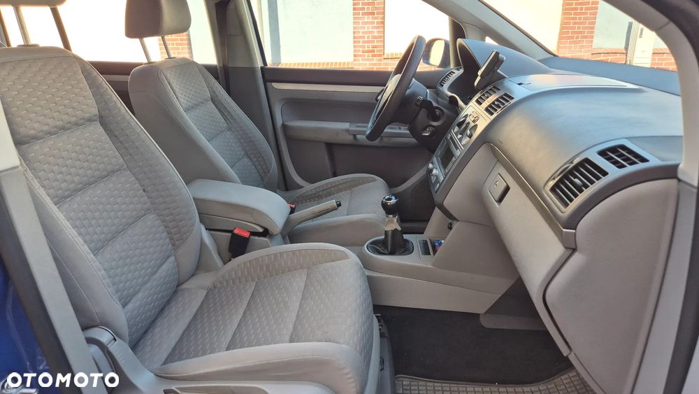 Volkswagen Touran 2.0 TDI DPF Trendline - 11