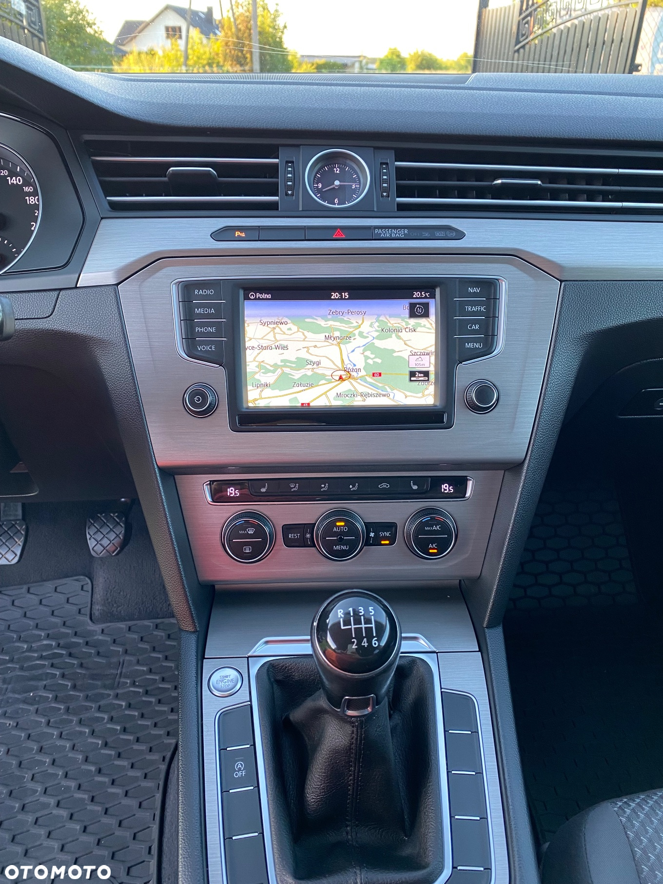 Volkswagen Passat 1.6 TDI BMT Comfortline - 11
