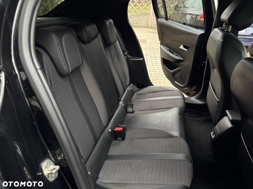 Peugeot 208 PureTech 100 EAT8 Allure - 19