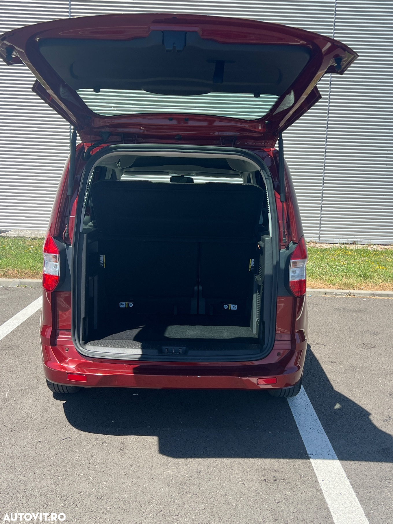 Ford Tourneo Courier 1.5 TDCi S&S Titanium - 6
