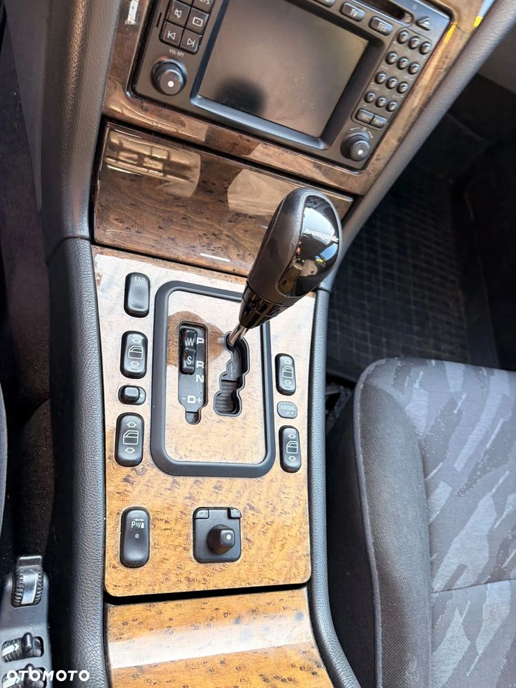 Mercedes-Benz Klasa E - 9