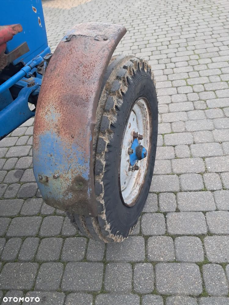 Ford 3000 - 22