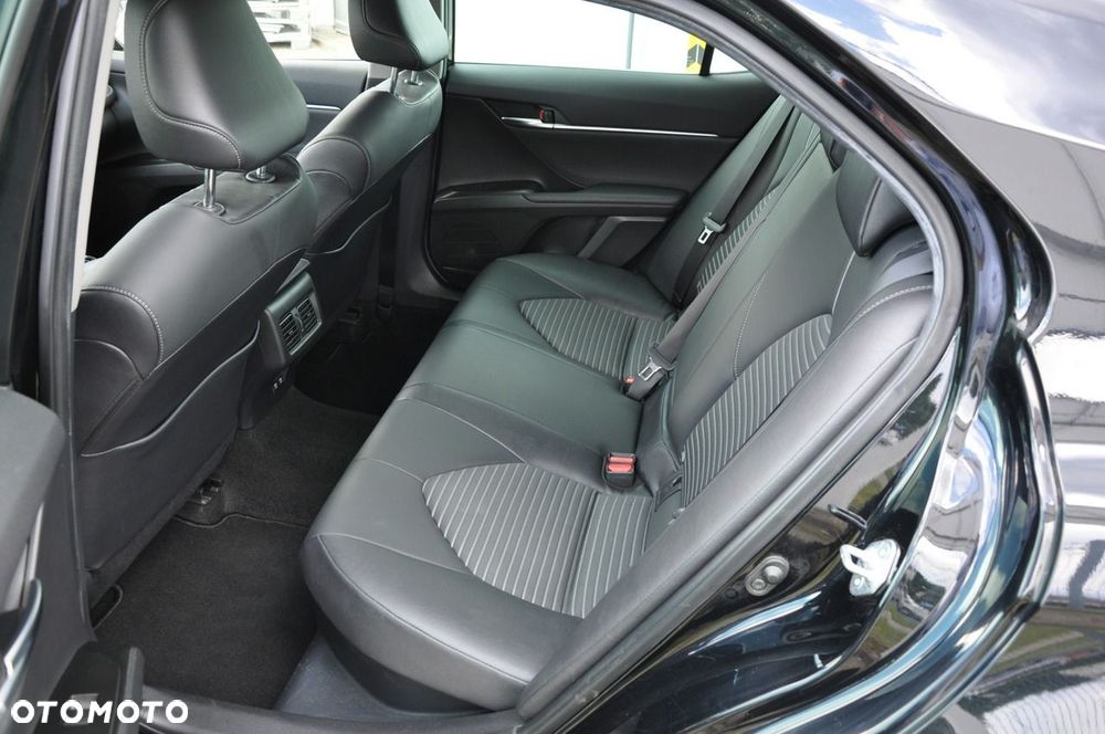 Toyota Camry - 25