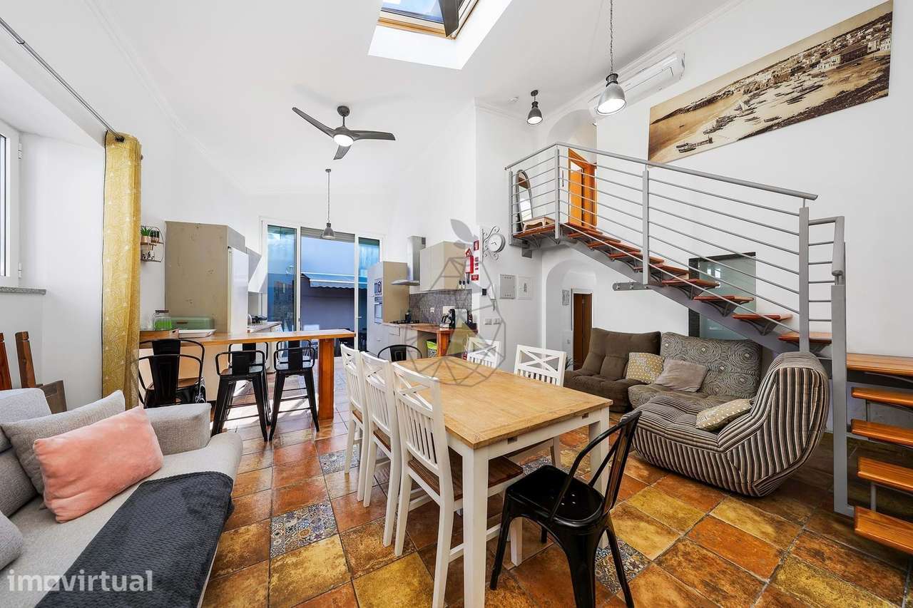 Excelente Moradia Remodelada de 5 quartos com garagem - Grande imagem: 4/41