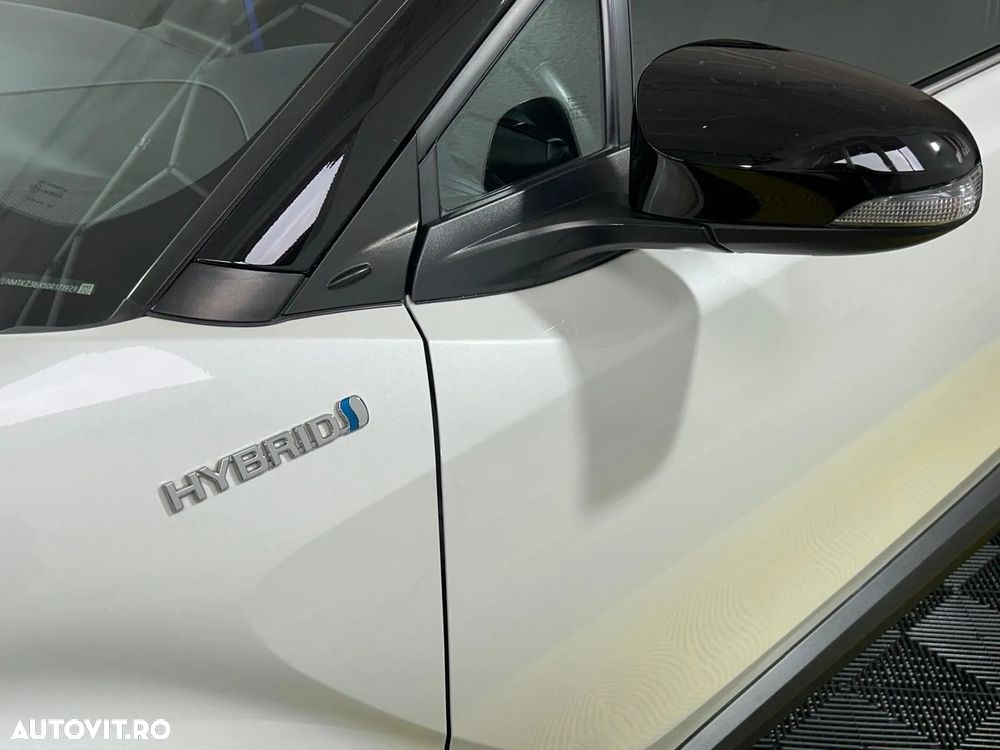 Toyota C-HR Hybrid Style Selection - 12