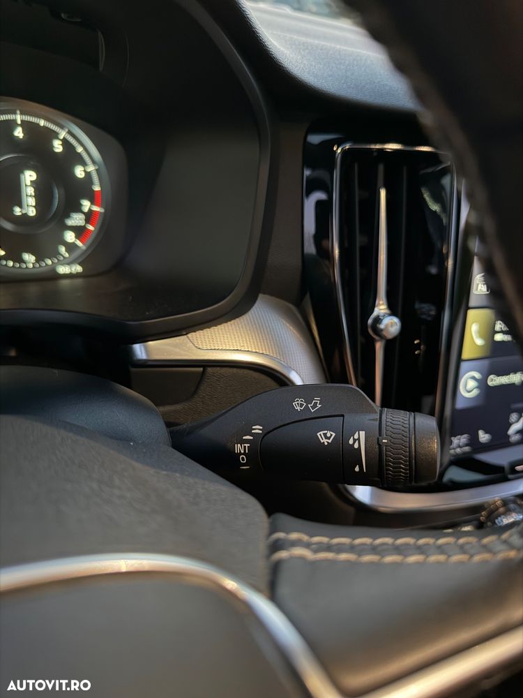 Volvo S60 T4 R-Design - 25