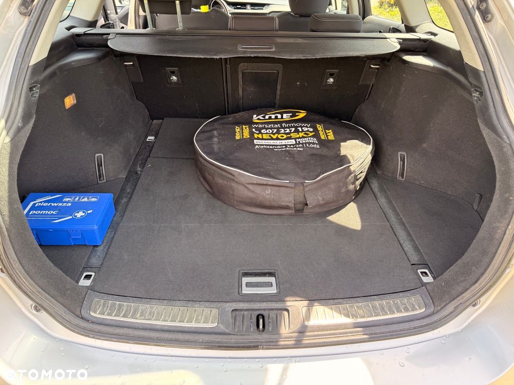 Toyota Avensis 1.8 Premium - 26