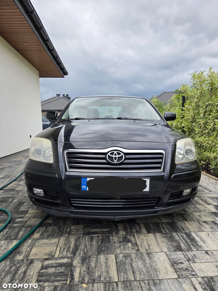 Toyota Avensis 1.8 VVT-i Sol - 1