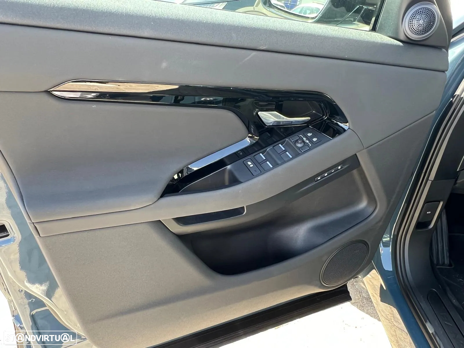 Land Rover Range Rover Evoque - 8