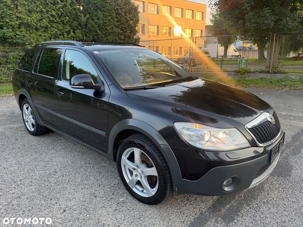 Skoda Octavia Combi 2.0 TDI DPF Scout 4x4 - 1