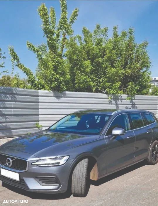 Volvo V60 D4 Momentum Pro - 1