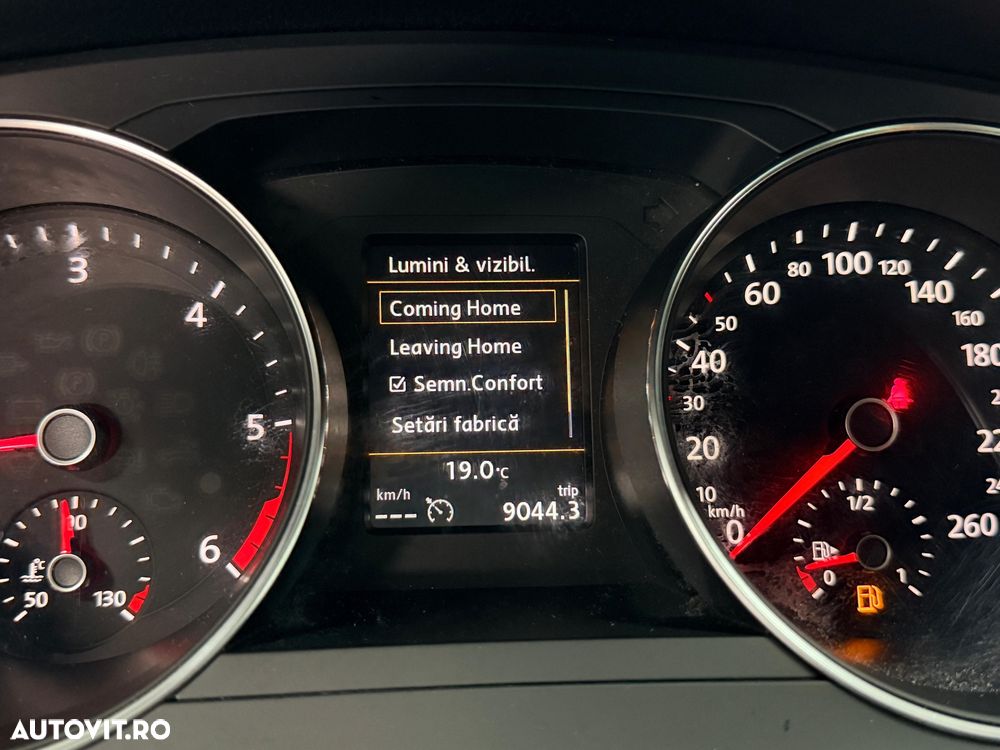 Volkswagen Jetta 2.0 TDI DSG Comfortline - 9