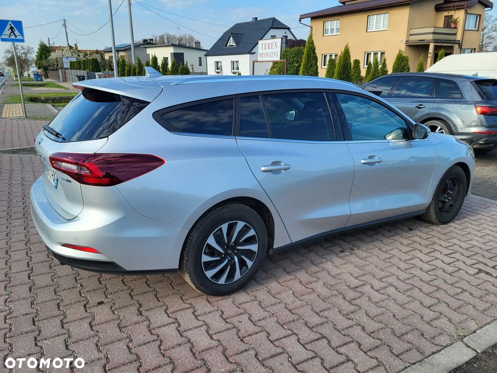 Ford Focus 1.0 EcoBoost Hybrid TITANIUM - 16