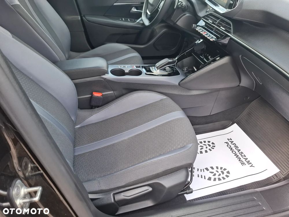 Peugeot 2008 1.2 PureTech Allure S&S EAT8 - 32