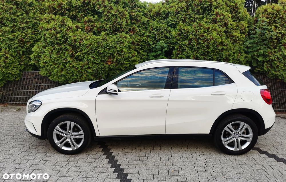 Mercedes-Benz GLA 200 7G-DCT Style - 2