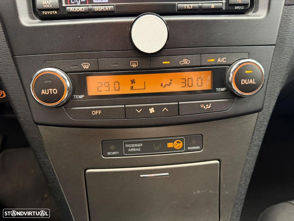 Toyota Avensis SD 2.0 D-4D - 7