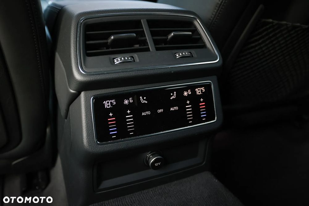 Audi A6 Avant 40 TDI quattro S tronic S line - 25