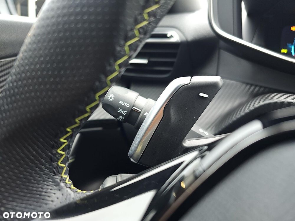 Peugeot 2008 1.2 PureTech GT S&S EAT8 - 17