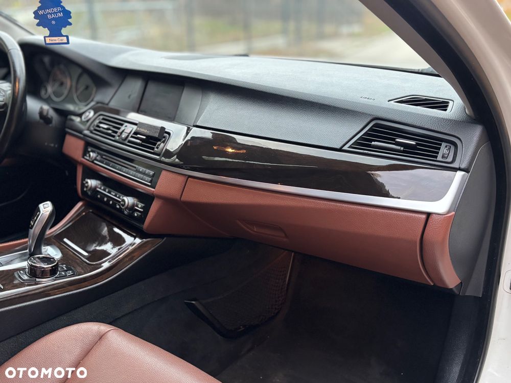 BMW Seria 5 535i - 29