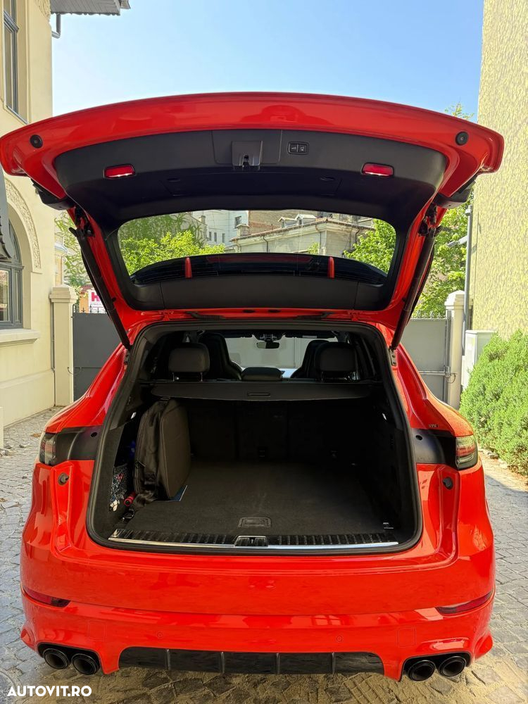 Porsche Cayenne - 4