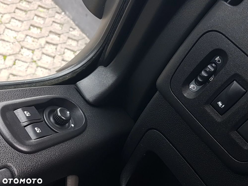 Renault MASTER KONTENER 8EP 4,21x2,23x2,22 KLIMA KRAJOWY MANUAL  6-BIEGÓW DMC 3500 KG - 9