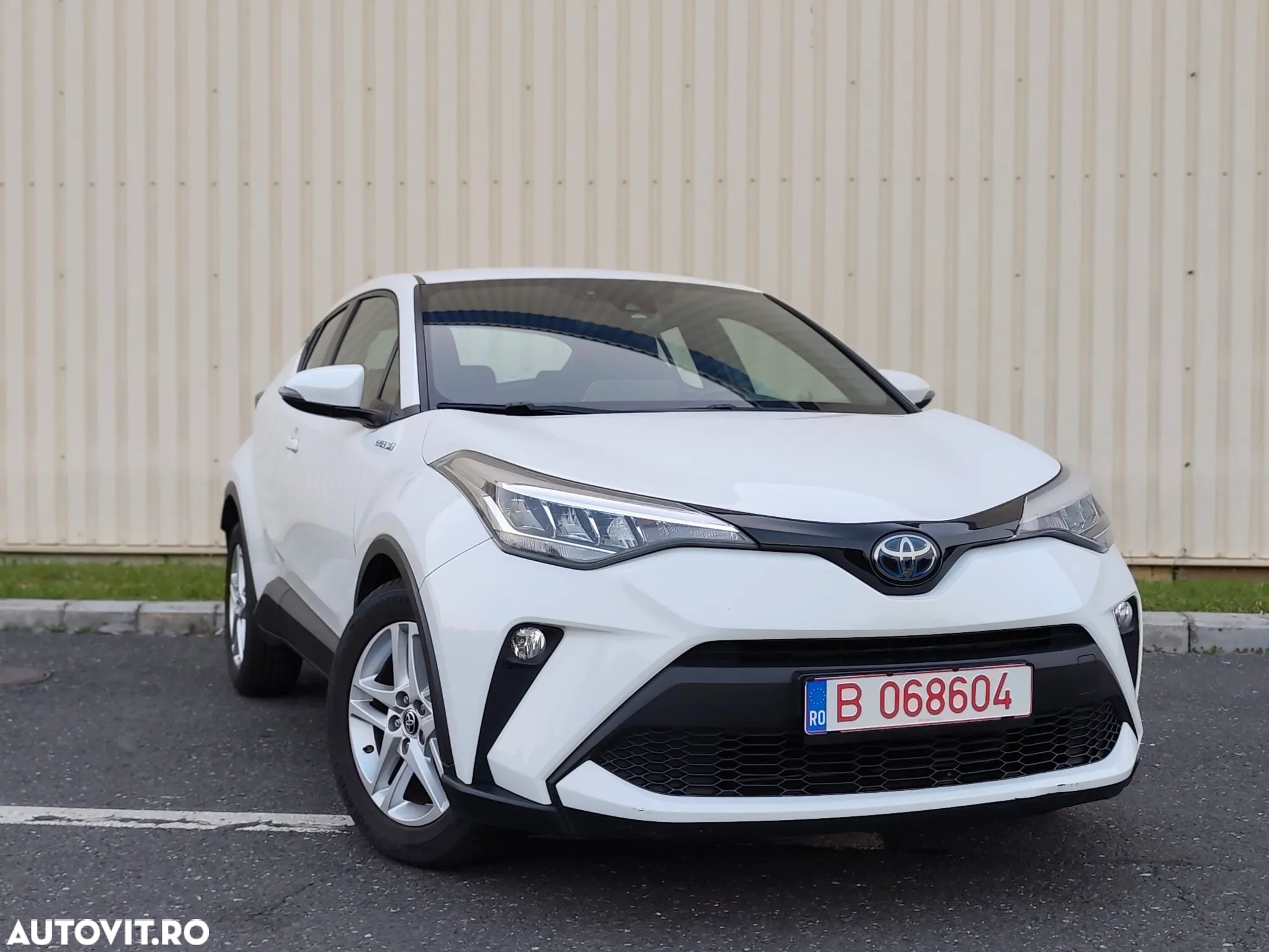 Toyota C-HR 1.8 Hybrid Business Edition - 1