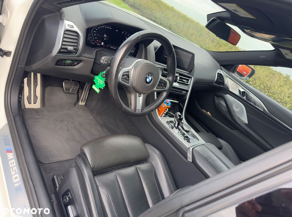 BMW Seria 8 - 18