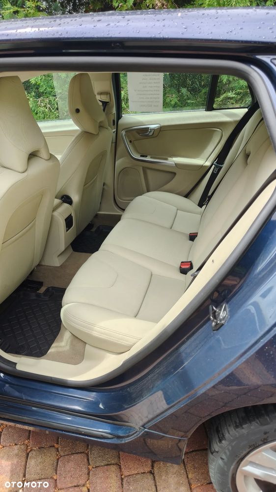 Volvo V60 D4 R-Design Momentum - 7