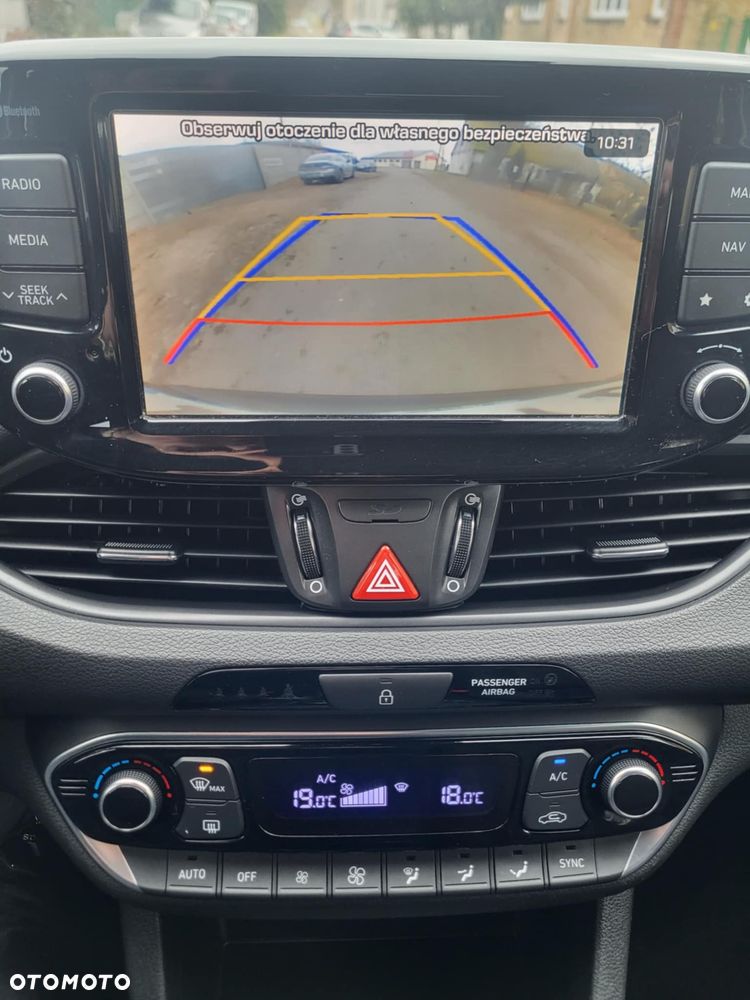 Hyundai i30 blue Kombi 1.6 CRDi YES Gold - 11