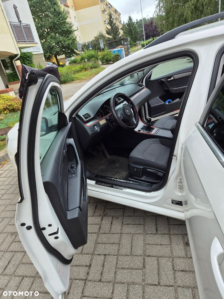 Volkswagen Passat 2.0 Blue TDI SCR Comfortline - 5