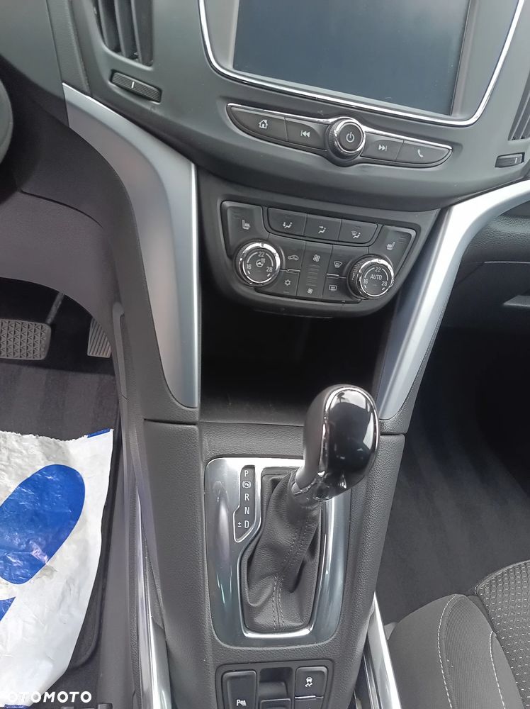 Opel Zafira - 25