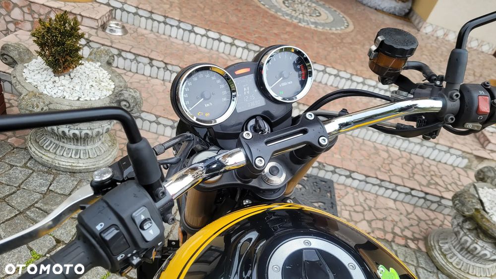 Kawasaki Z 900 RS - 11