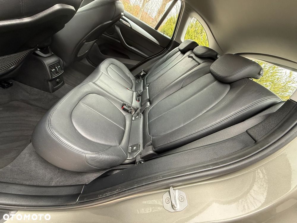 BMW X1 xDrive20d xLine sport - 16