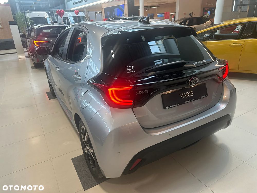 Toyota Yaris ver-hybrid-1-5-selection-style - 6