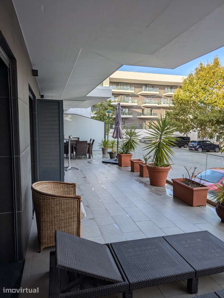 T2 COM TERRAÇO, PISO RADIANTE, BOX E EXCELENTE LOCALIZAÇÃO - Grande imagem: 2/22