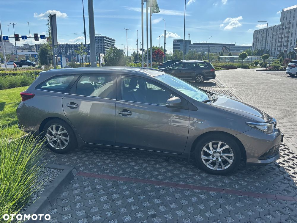 Toyota Auris Hybrid 135 Selection - 5