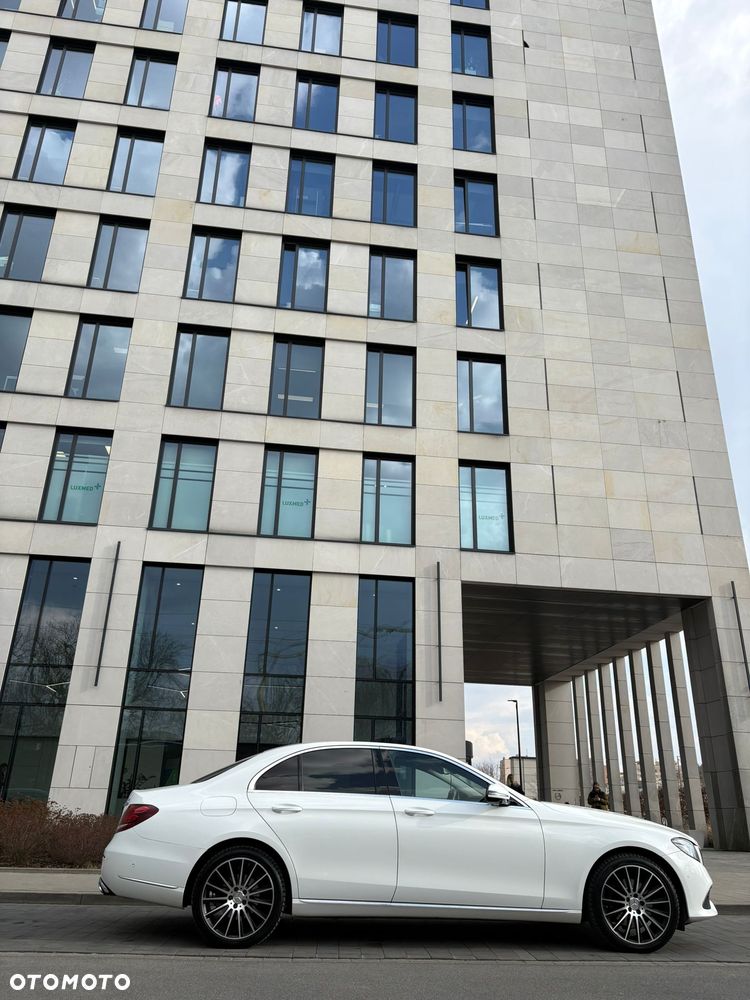 Mercedes-Benz Klasa E 220 d 4-Matic Business Edition 9G-TRONIC - 8