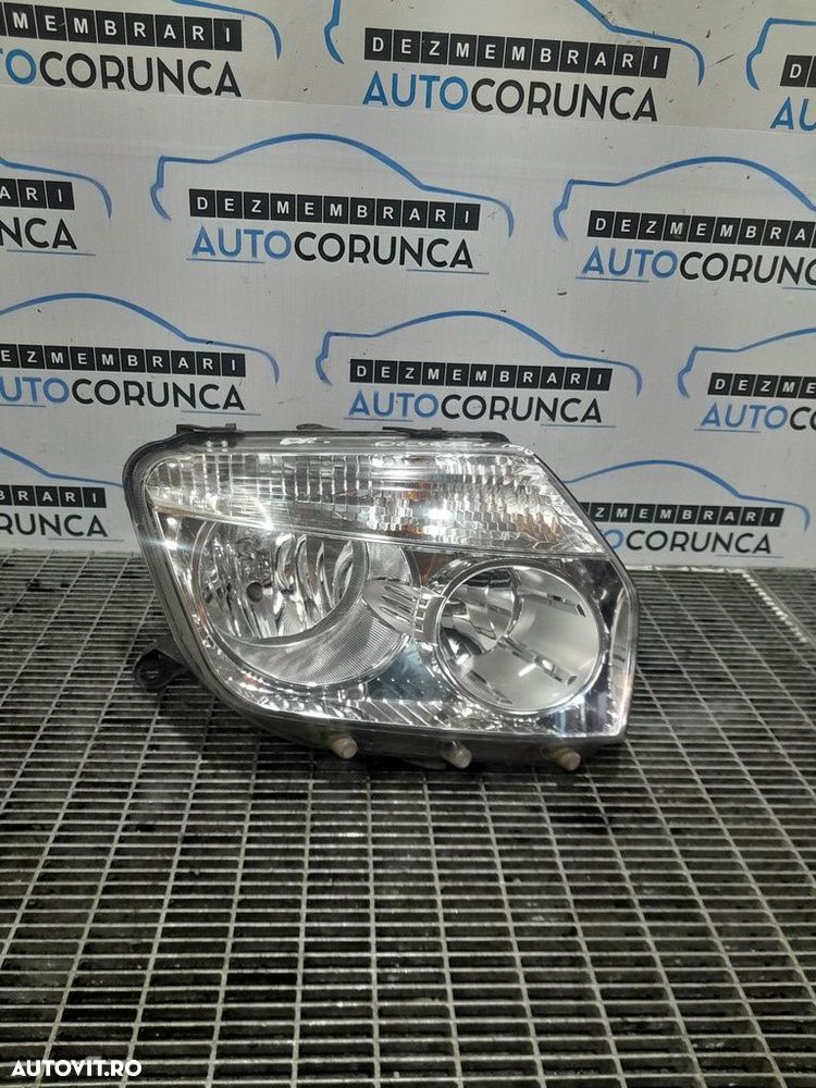 Far Dreapta Dacia Duster 2010 - 2013 SUV 4 Usi (1090) Fara xenon - 1